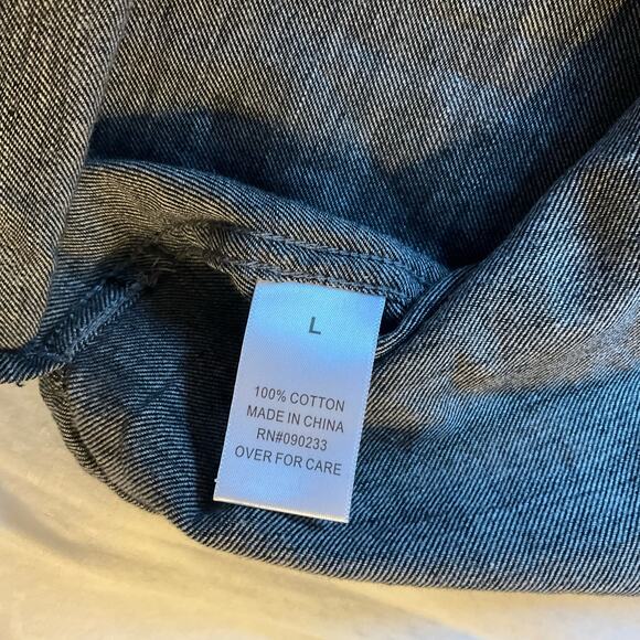 On The Byas Short Sleeve Button Down Shirt size L, Gray, Longer Length - Picture 6 of 9